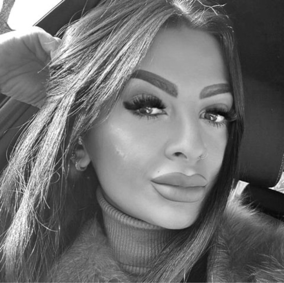 Meet your Posher, Yanis - Picture 1 of 1